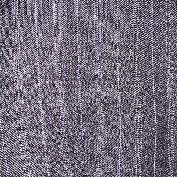 Men’s Suit - Picture 2 of 4